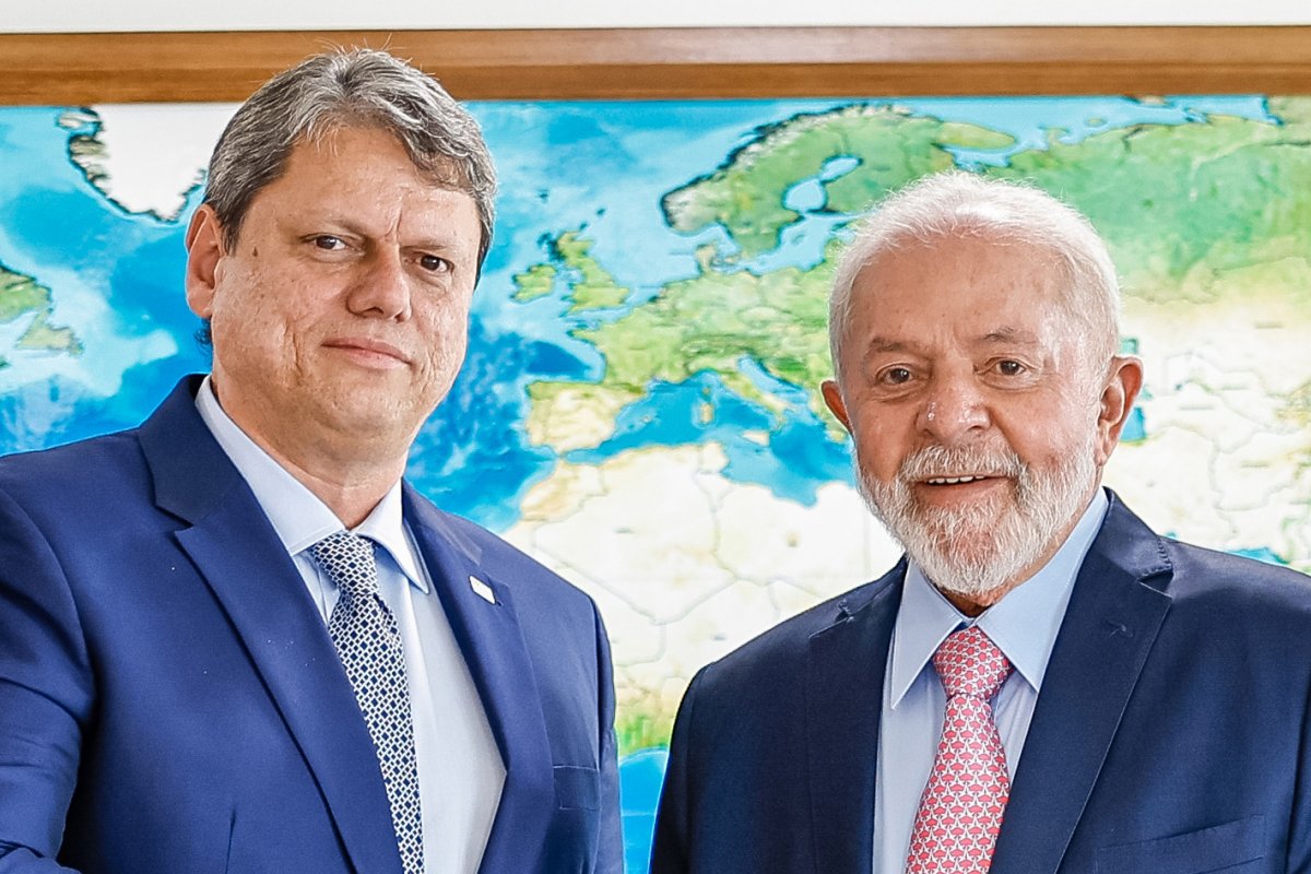 Lula caminha para 2026 ancorado em base com políticos que torcem por Tarcísio candidato